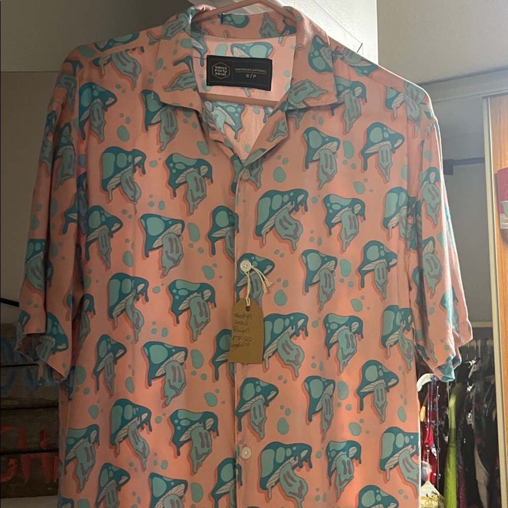 Psychedelic Mushroom Graphic Button-Down - Size Small